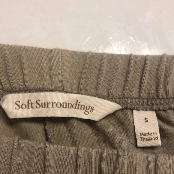 Soft Surroundings Newport Beach Wide Leg Button Crop pants - Picture 6 of 8